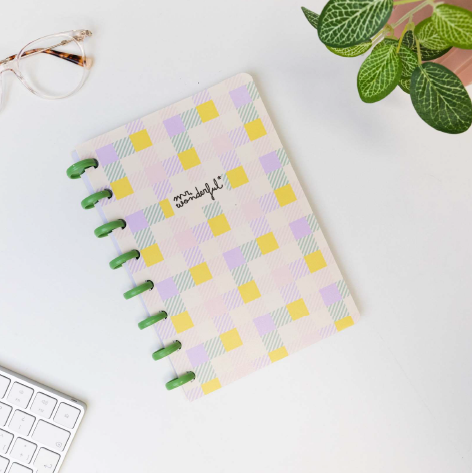 Caderno A5 - Amarelo, verde e lilás