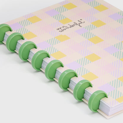 Caderno A5 - Amarelo, verde e lilás